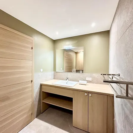 Apartment Le Jungle - Neuf - Parking Prive - Hyper Centre *
